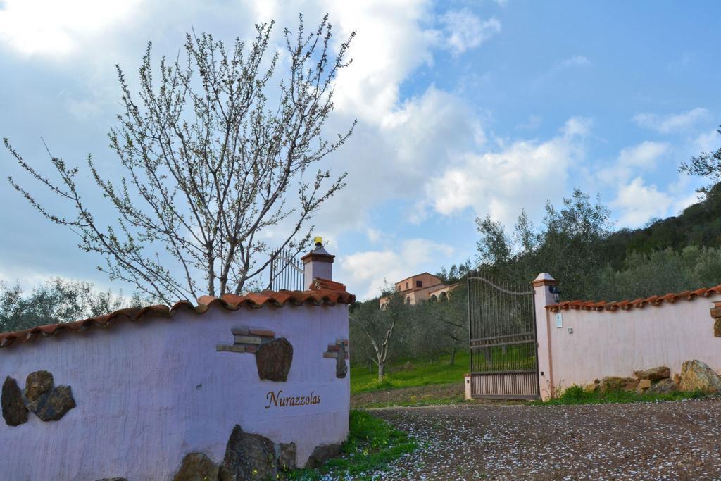 Nurazzolas Villaputzu Bagian luar foto